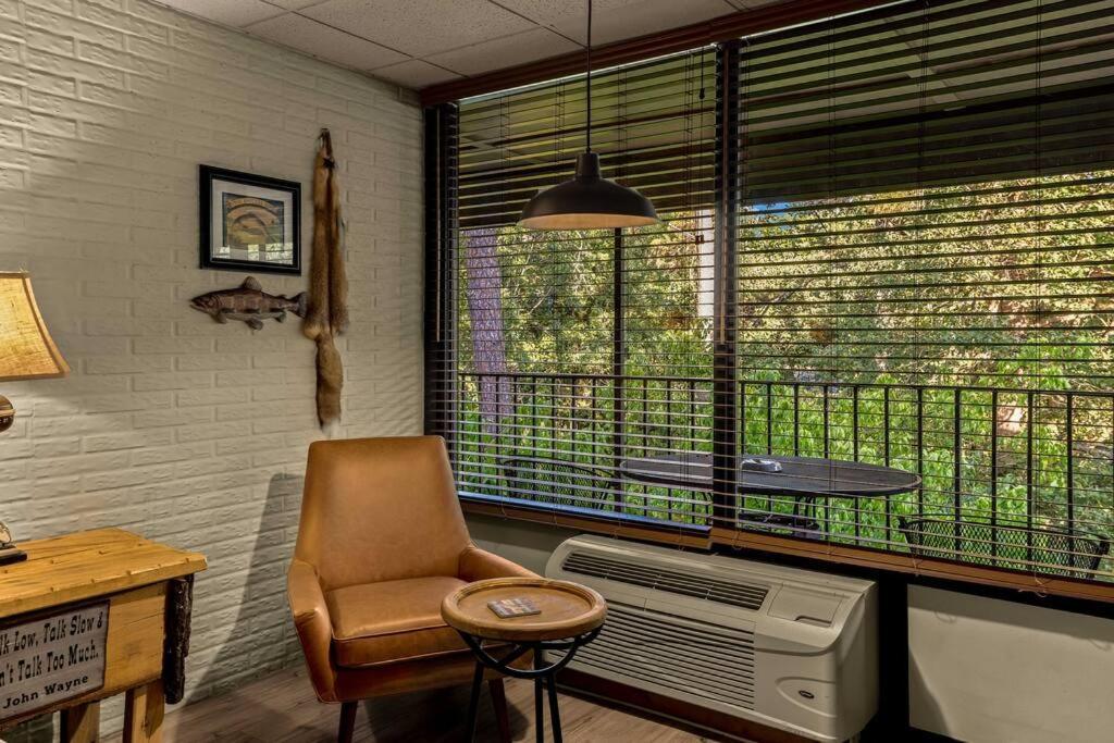 Stonegate Lodge King Bed Wifi 50In Roku Tv Salt Water Pool Room #102 Eureka Springs Exterior foto
